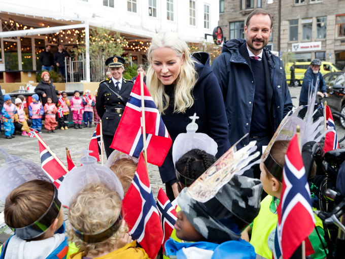 Kronprinsparet i Fredrikstad. Foto: Berit Roald / NTB